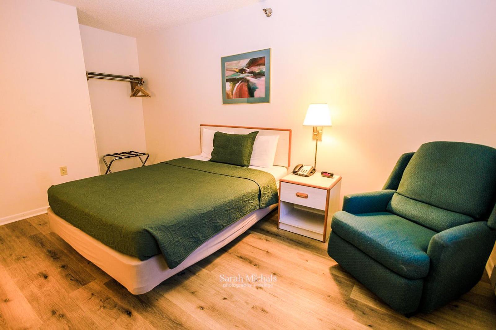 Mountain Host Motor Inn 아이언 마운틴 객실 사진